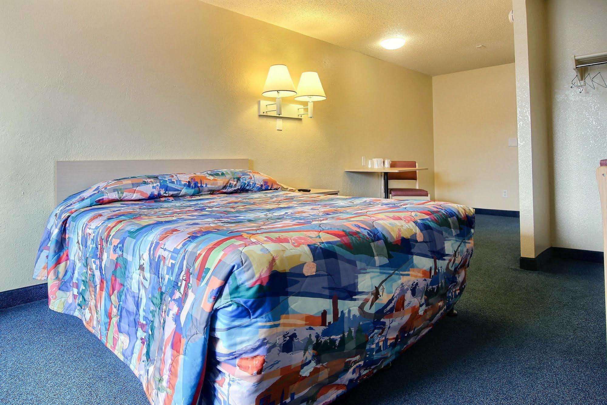 Motel 6 ปาล์มเบย์ ภายนอก รูปภาพ